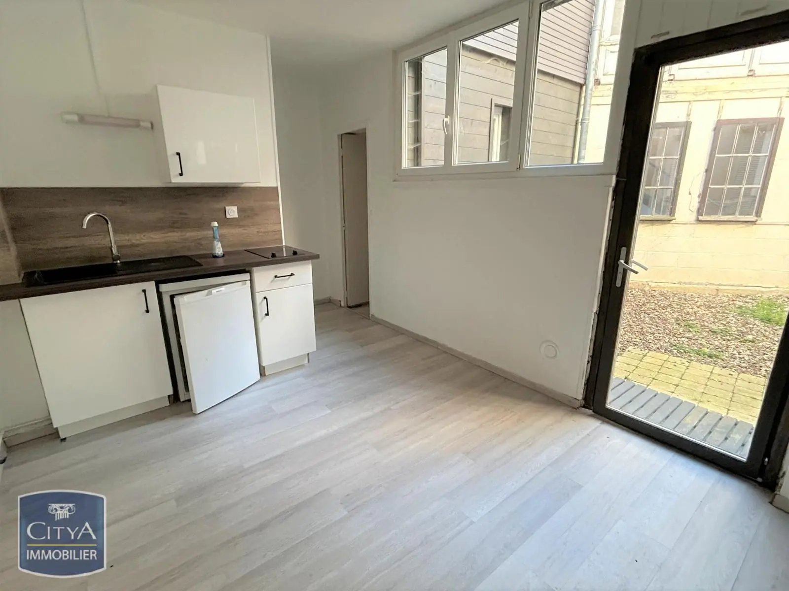 Photo 3 Appartement 1 pièce 23.76m²