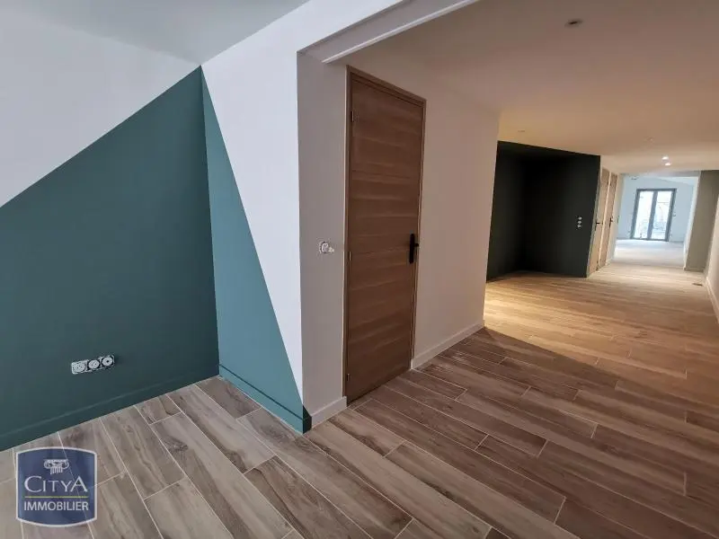 Photo 2 Local Commercial 67.37m²