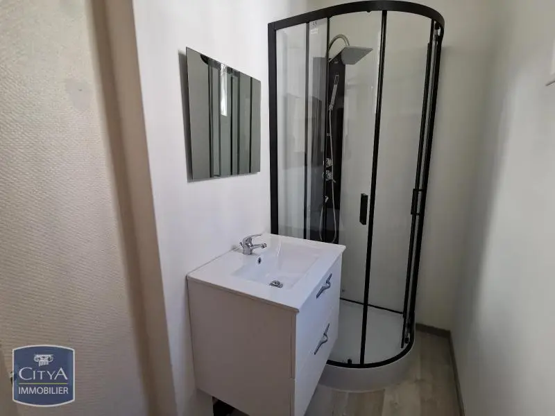 Photo 2 Appartement 1 pièce 23.76m²