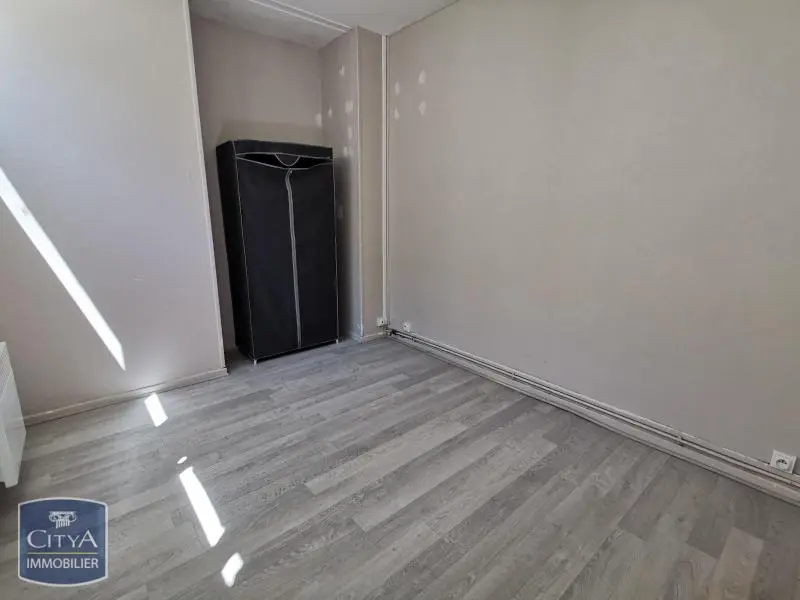 Photo 1 Appartement 1 pièce 23.76m²