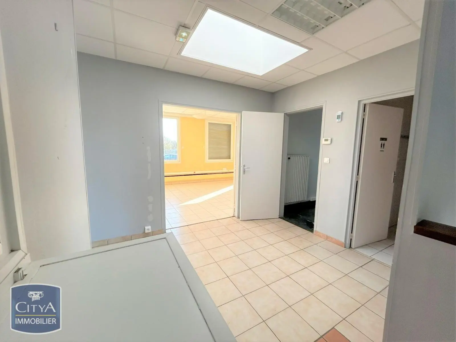 Photo 15 Local Professionnel 13 pièces 377m²