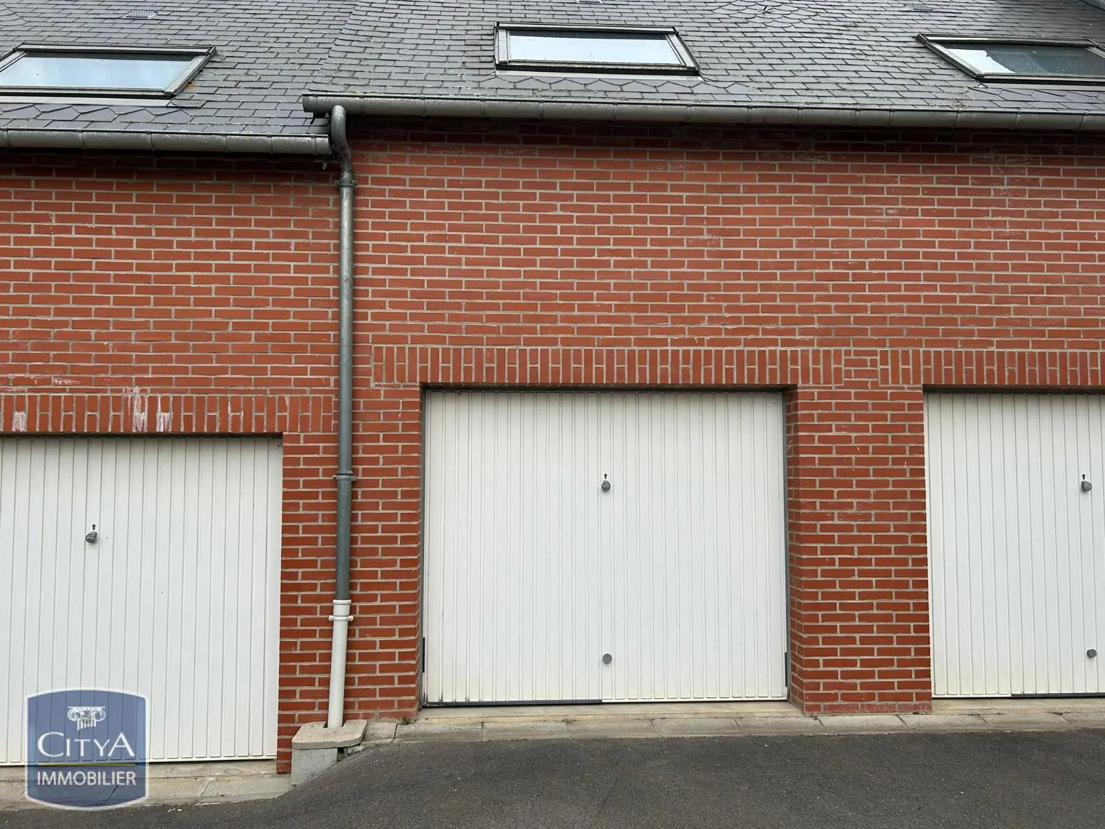 Photo 3 Parking