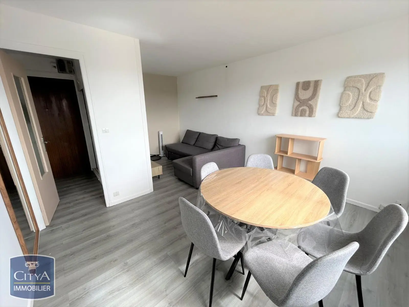 Photo 1 Appartement 1 pièce 31.81m²