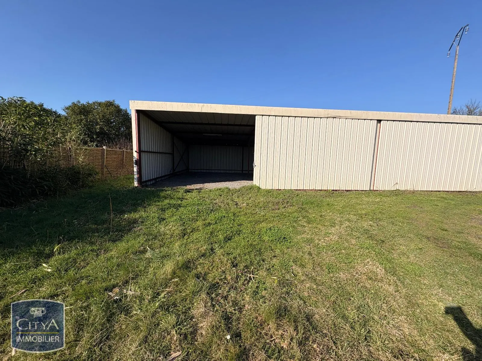 Photo 2 Local Industriel 100m²