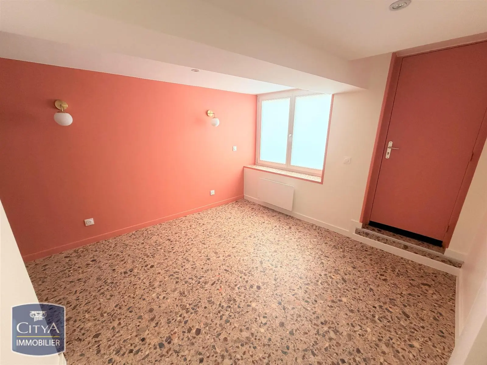 Photo 2 Appartement 1 pièce 28m²