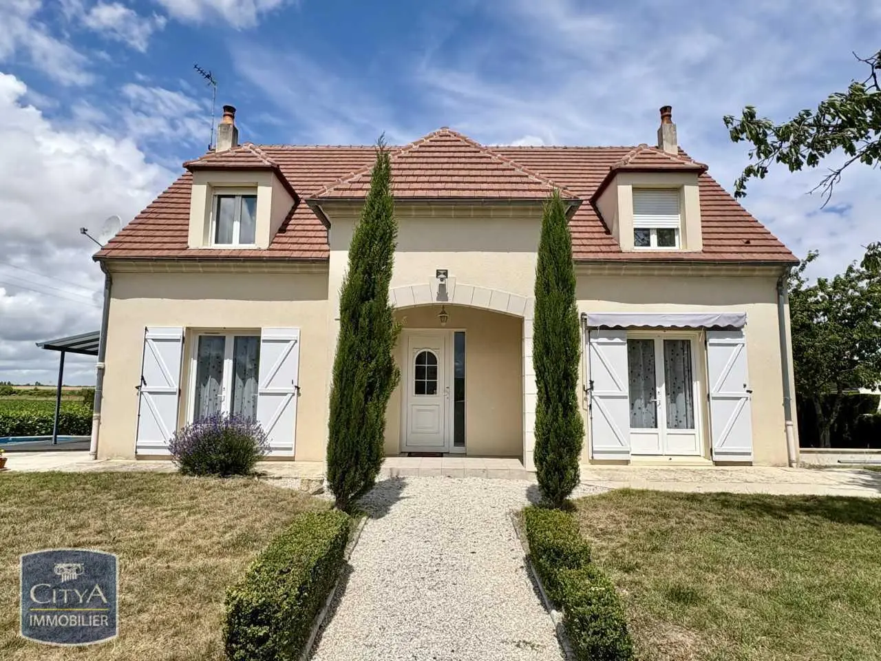 Photo 1 Maison 6 pièces 140m²