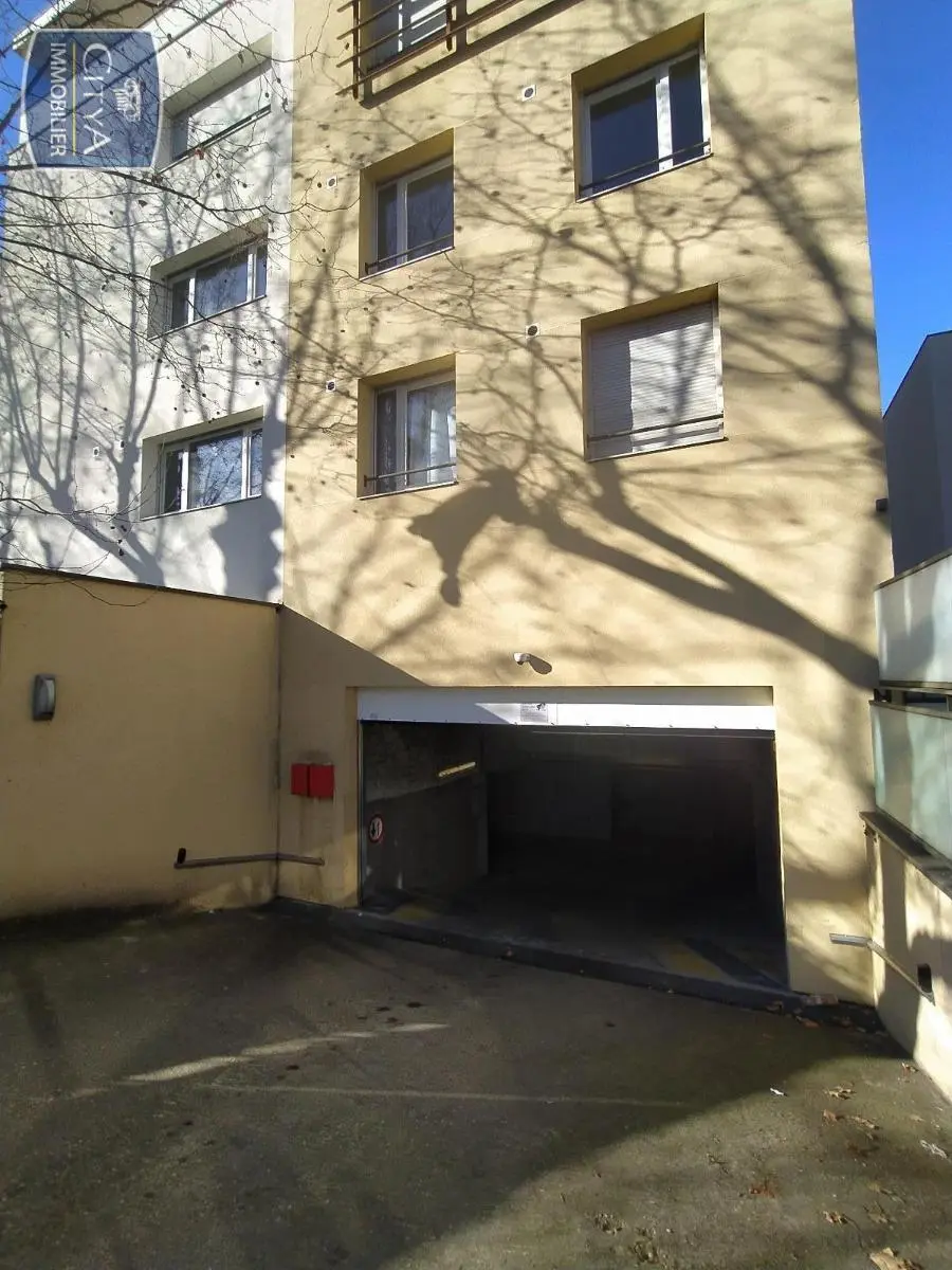 Photo 1 parking Lyon 8e Arrondissement