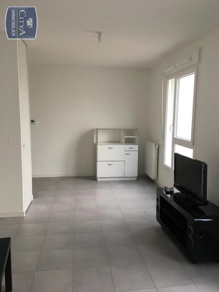 Photo 1 Appartement 1 pièce 33.21m²