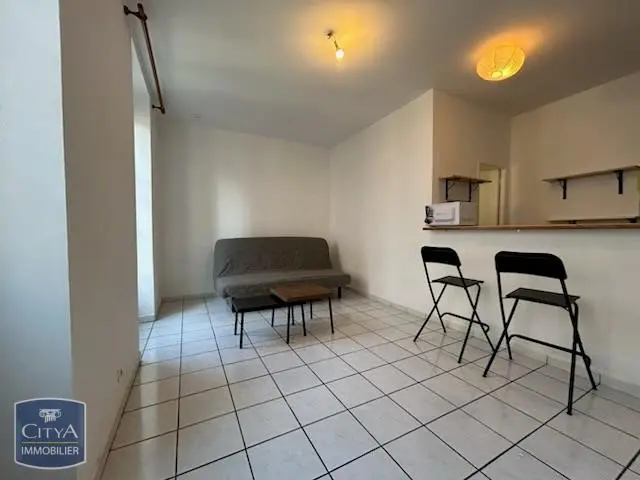 Photo 1 Appartement 1 pièce 23.66m²