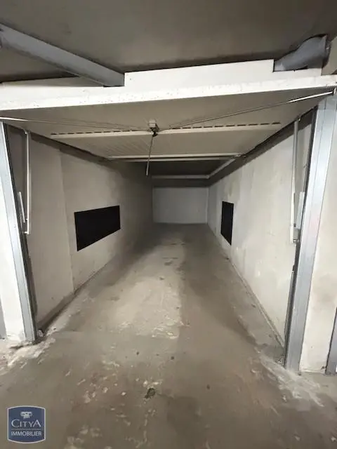 Photo 1 Parking