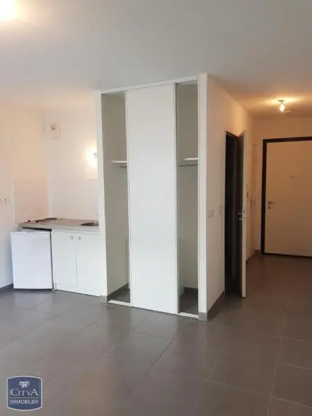 Photo 2 Appartement 1 pièce 24.78m²