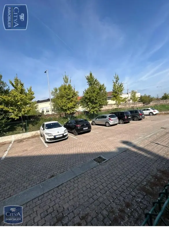 Photo 1 Parking