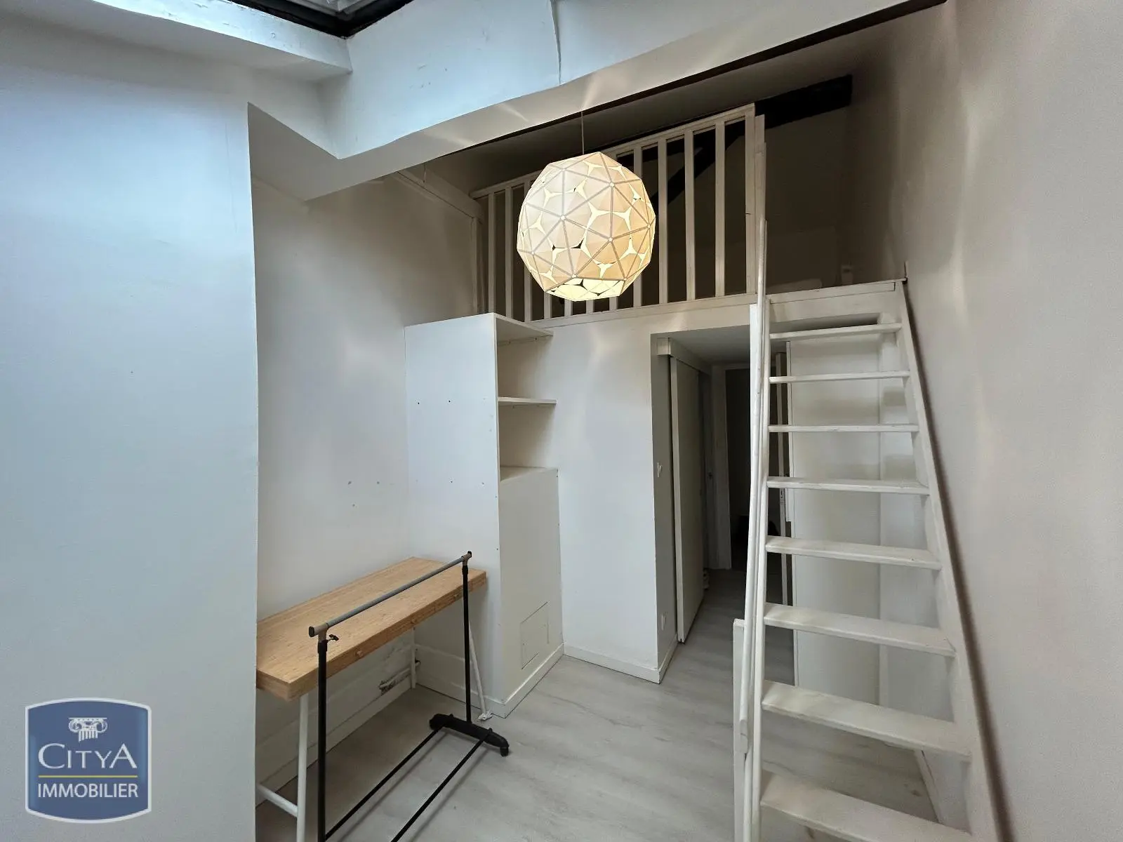 Photo 1 Appartement 1 pièce 10.91m²
