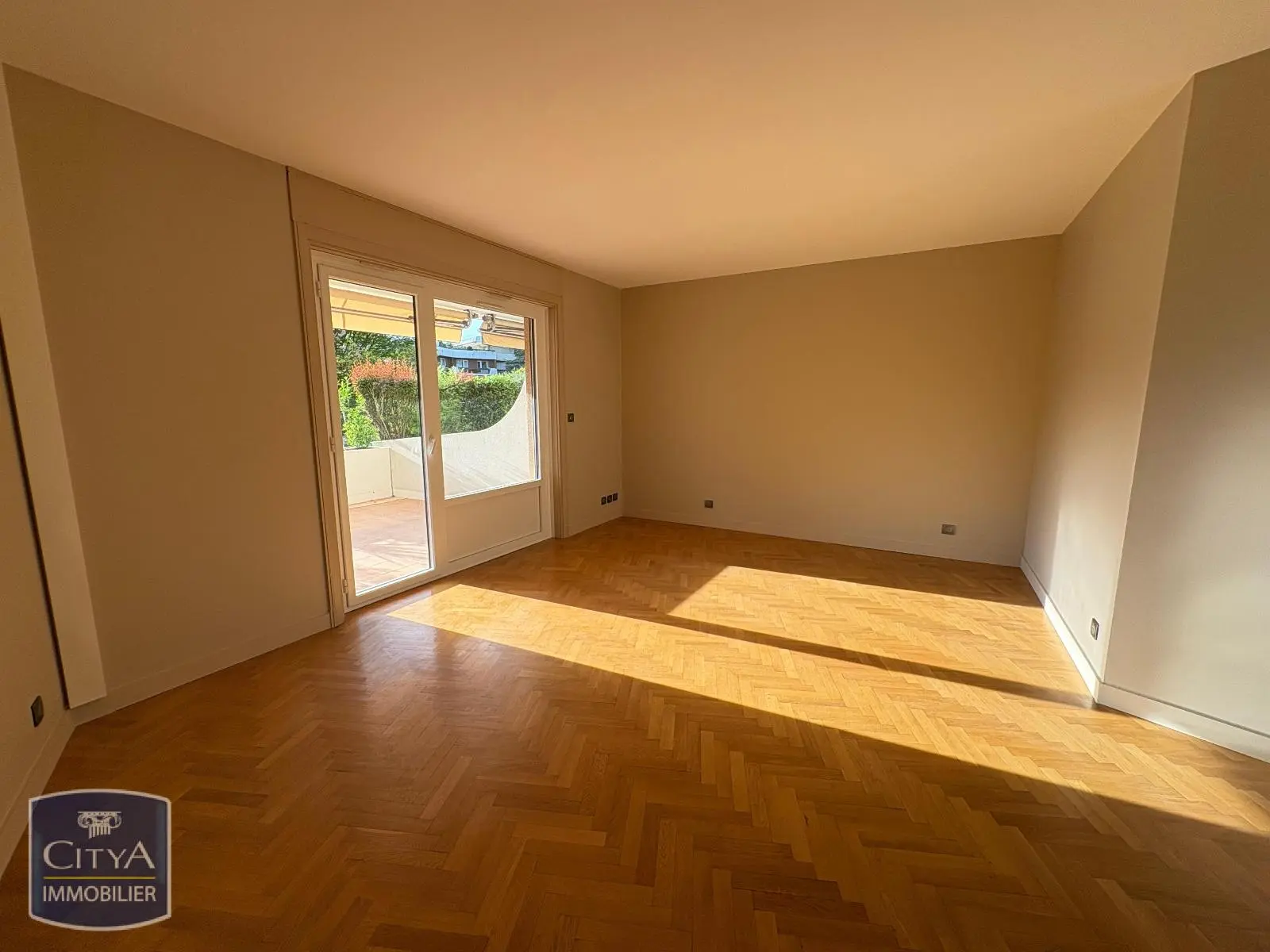 Photo 2 Appartement 1 pièce 41.95m²