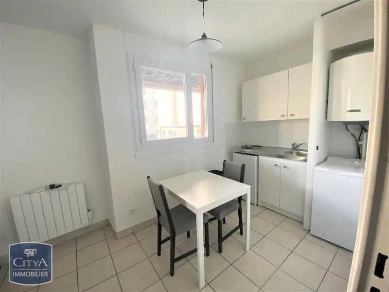 Photo 2 Appartement 1 pièce 27.56m²