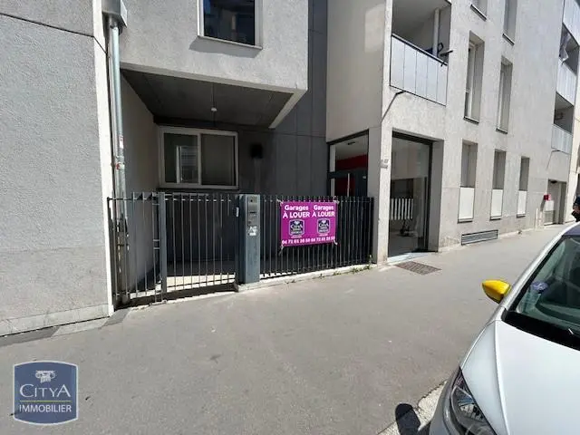 Photo 2 Parking