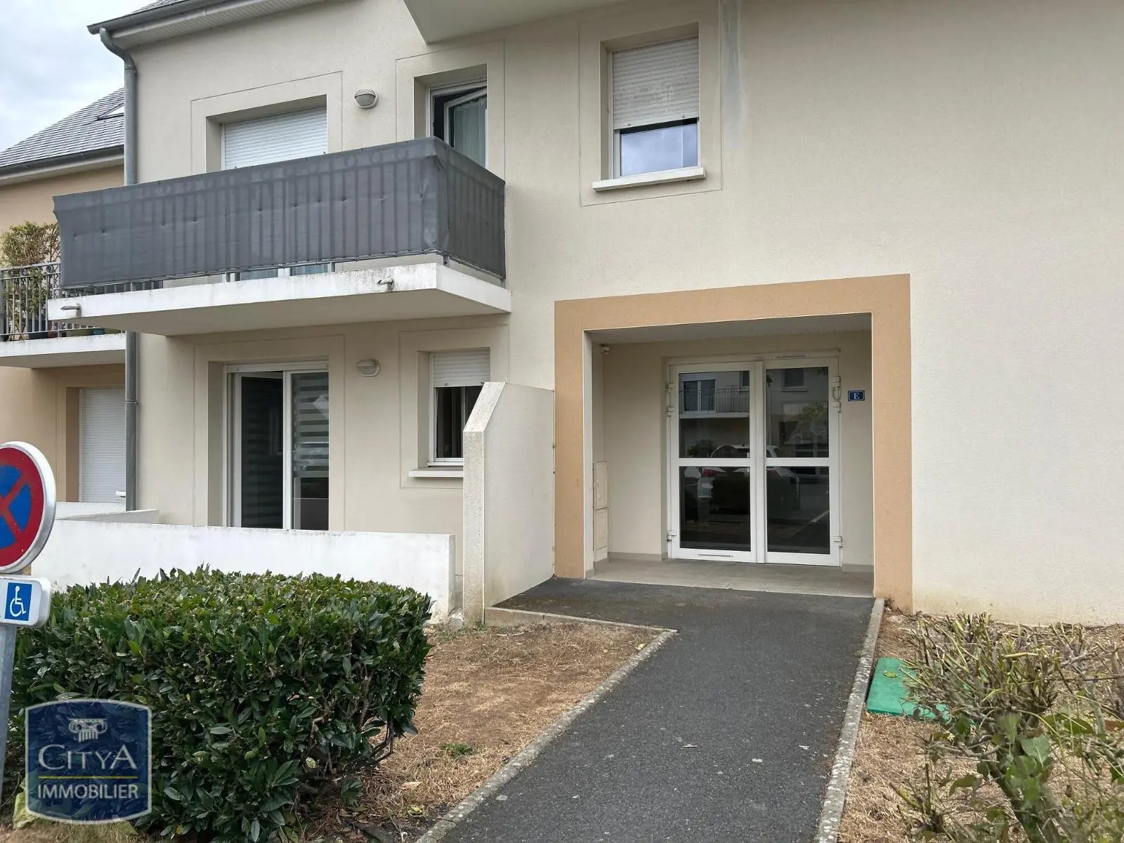 Photo 1 Appartement 1 pièce 28.48m²
