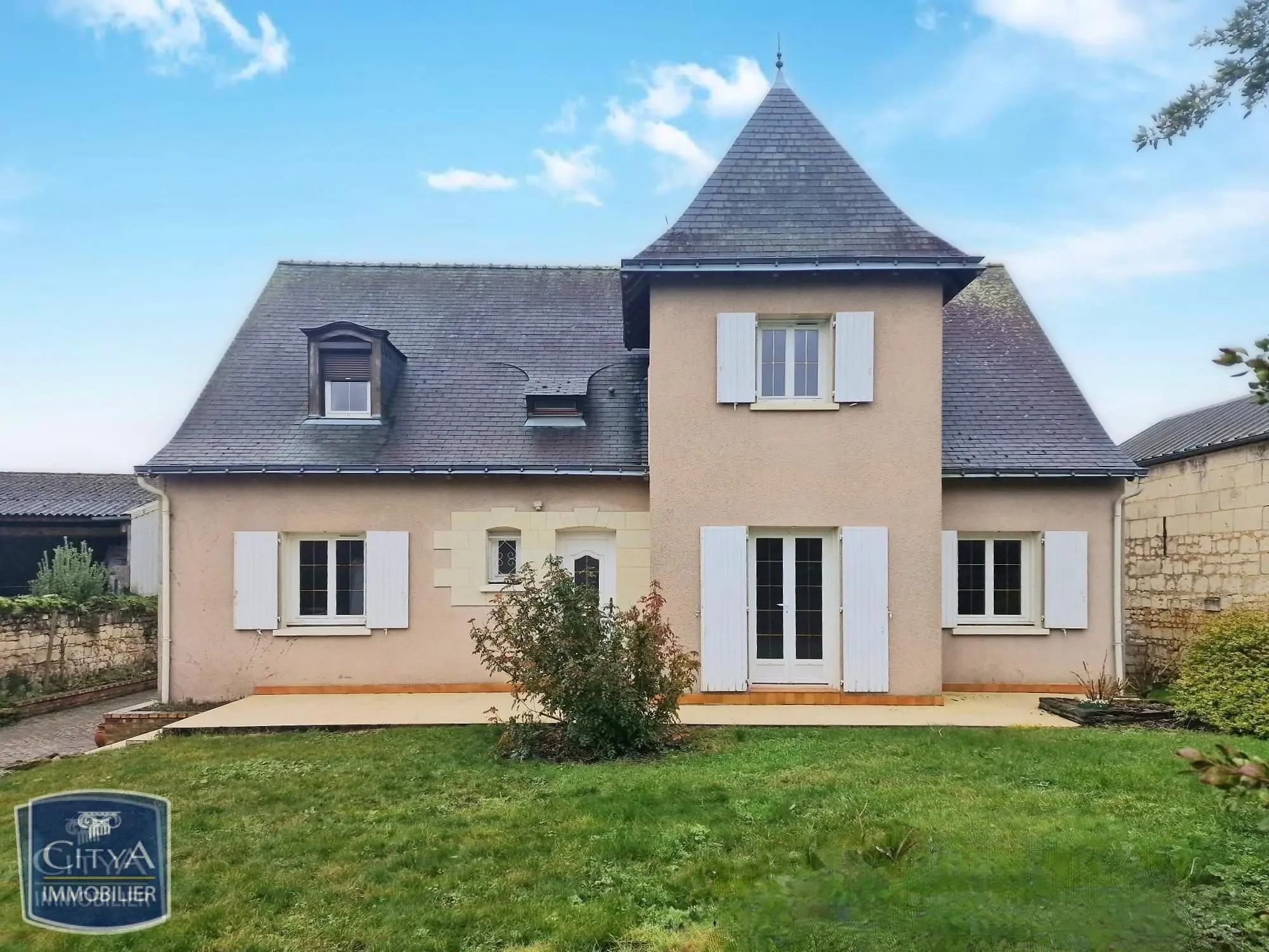 Photo 1 Maison 6 pièces 165m²