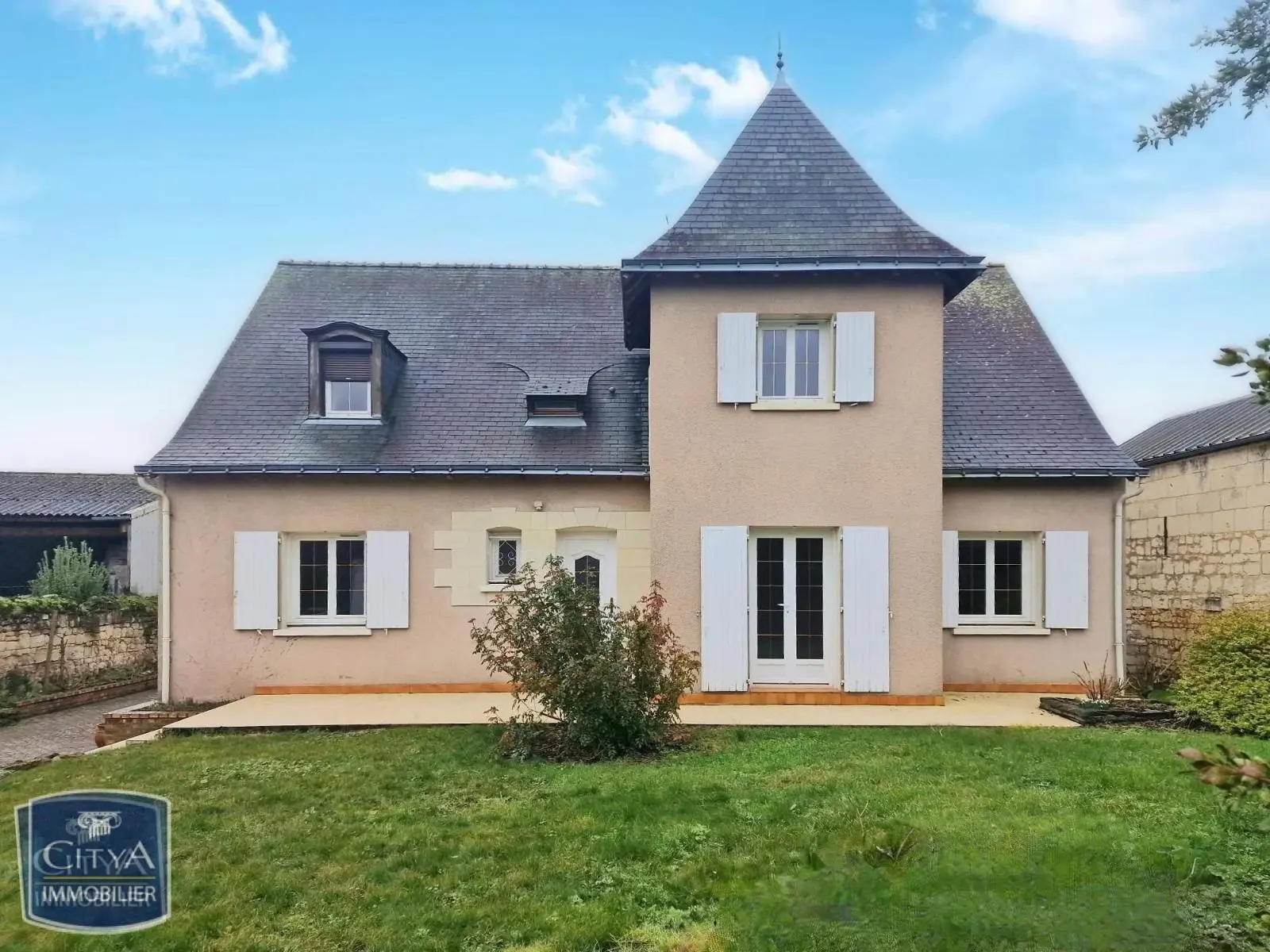 Photo 1 Maison 6 pièces 165m²