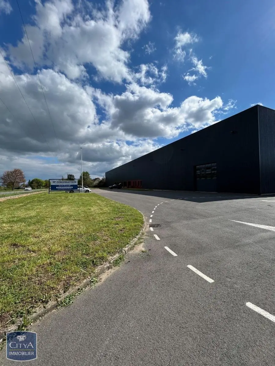 Photo 2 Local Commercial 3000m²