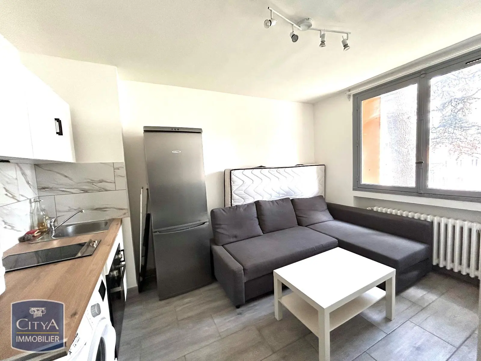 Photo 2 Appartement 1 pièce 14.92m²
