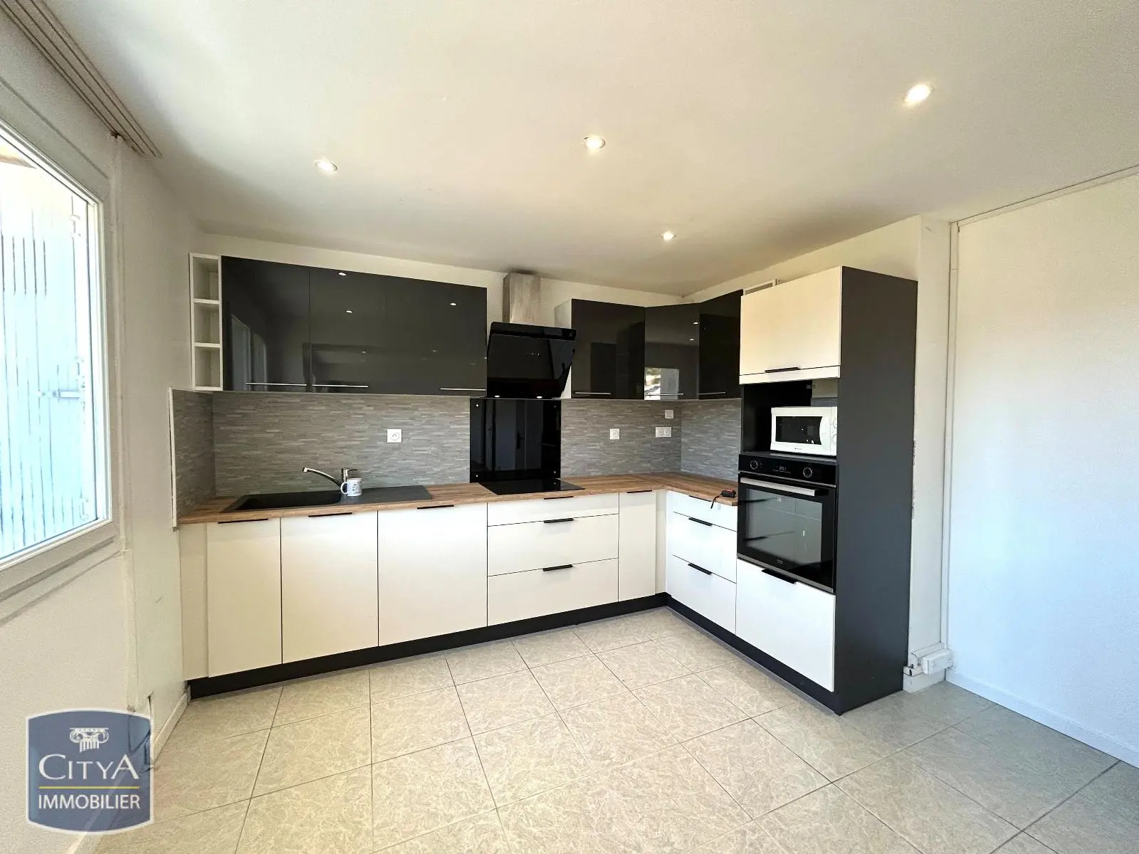 Photo 1 Appartement 5 pièces 92.63m²
