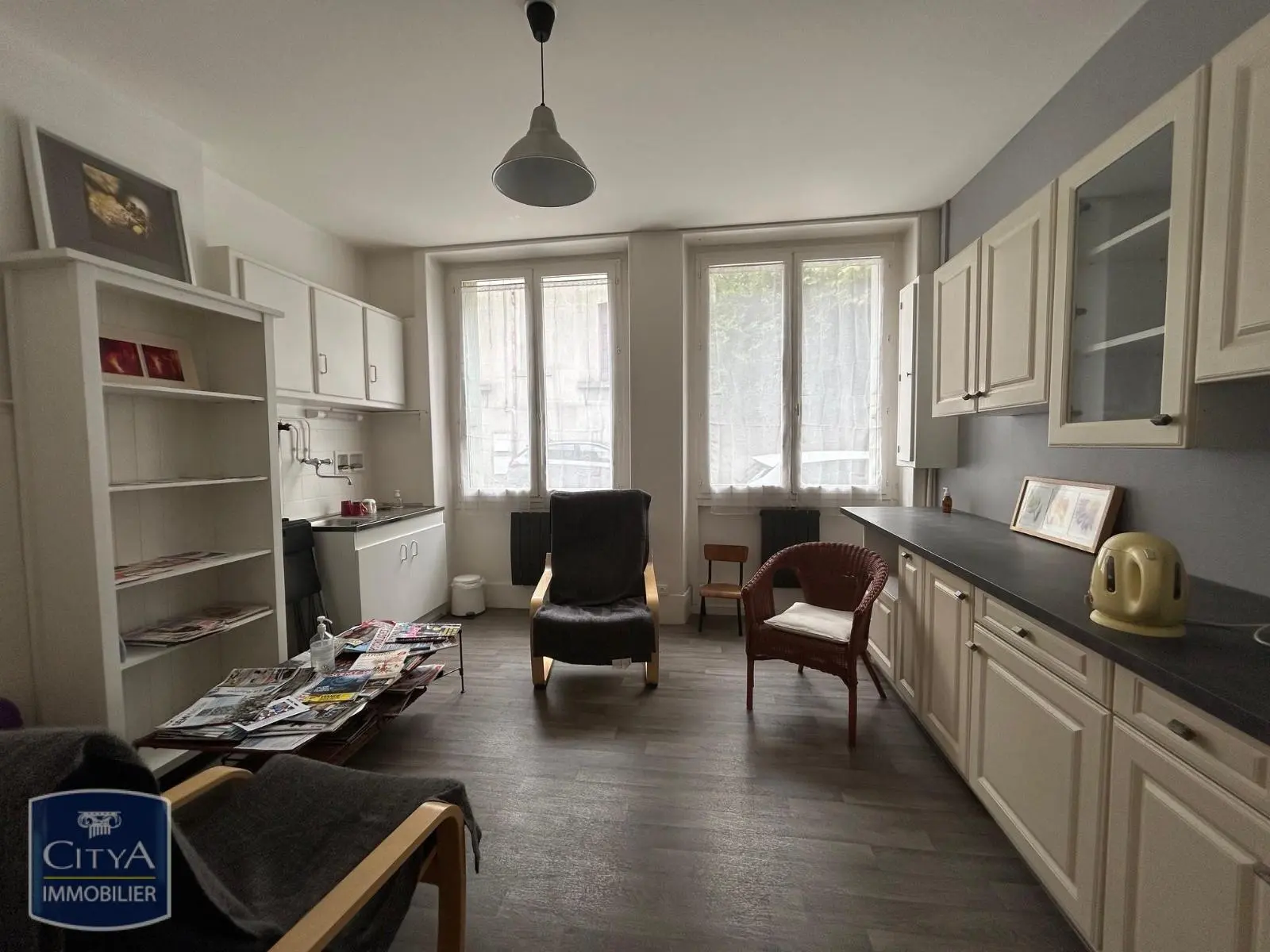 Photo 2 Local Professionnel 32m²