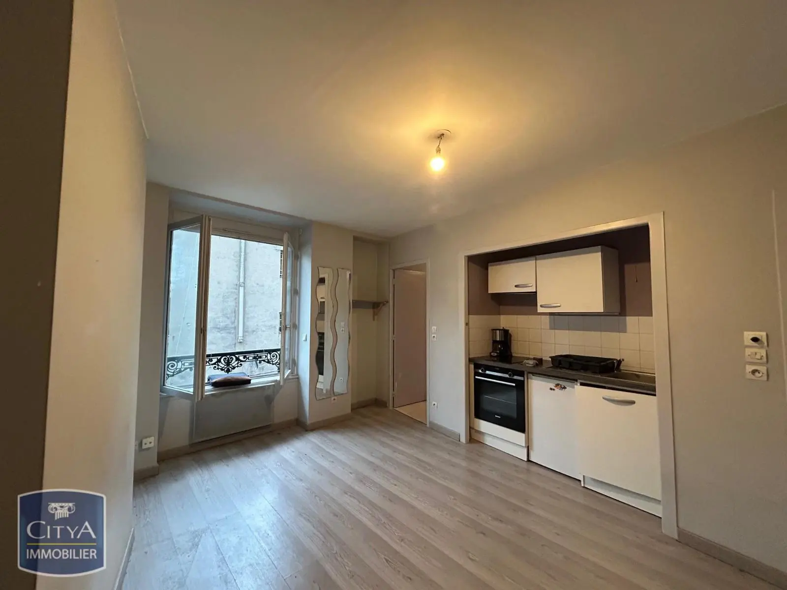 Photo 1 Appartement 2 pièces 31.58m²