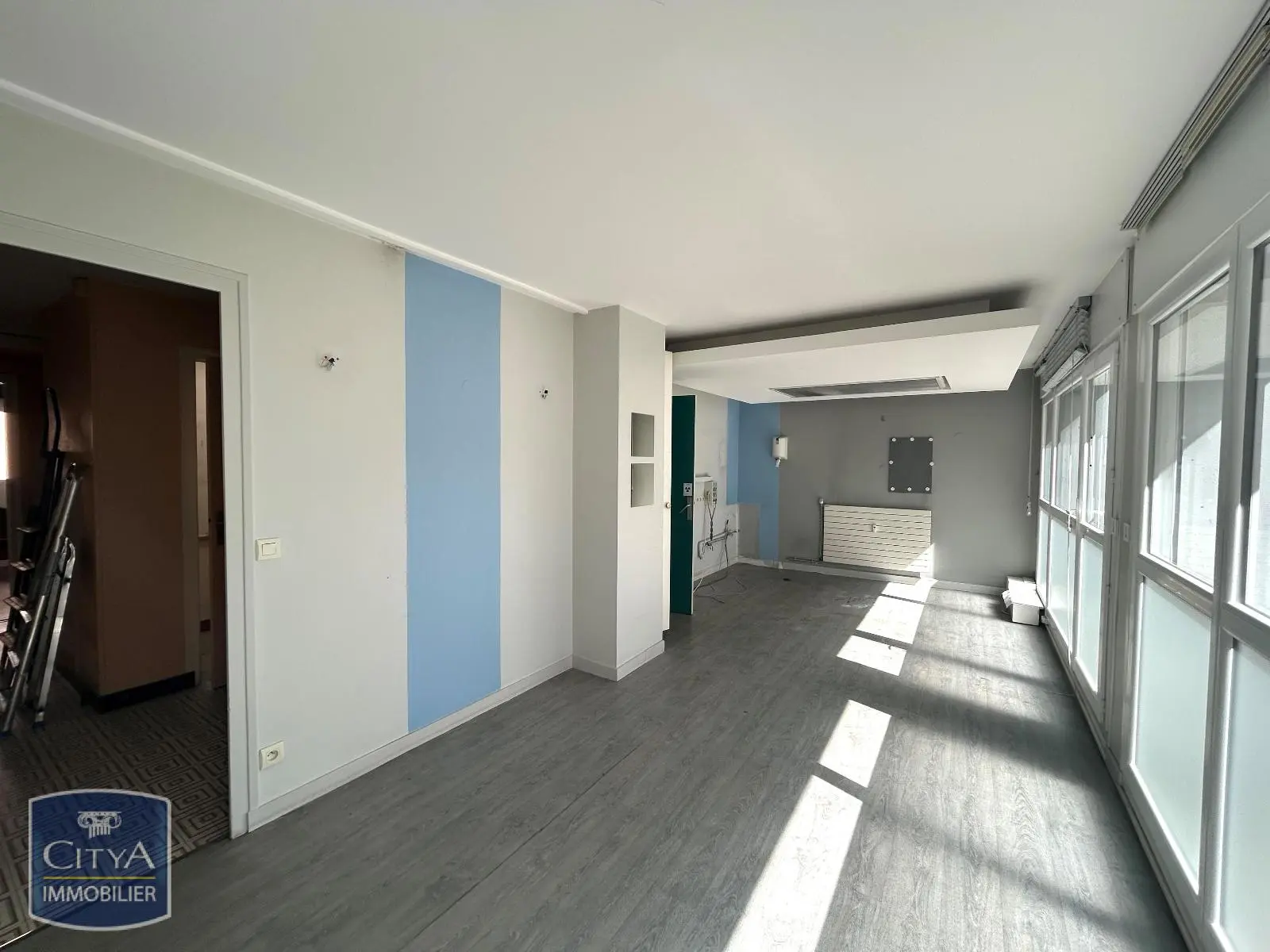 Photo 2 Local Professionnel 6 pièces 200m²