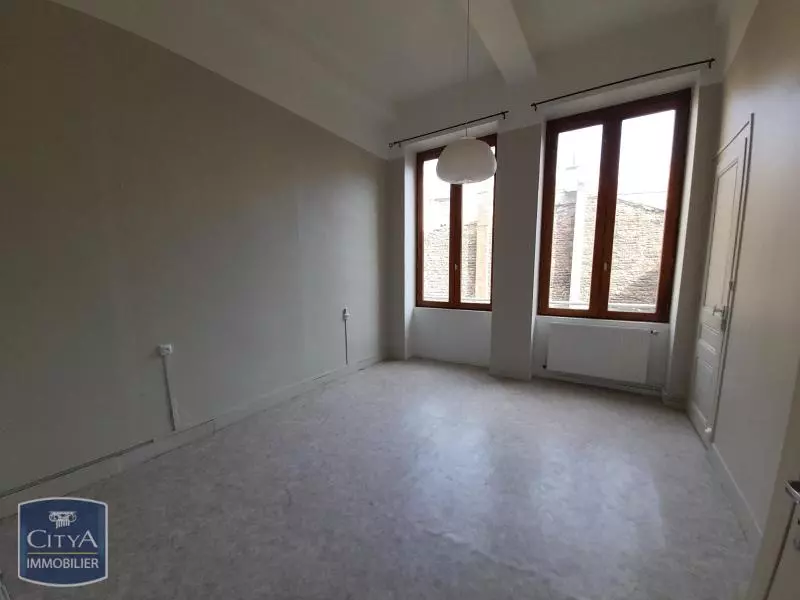 LOCATION T3 ST ETIENNE