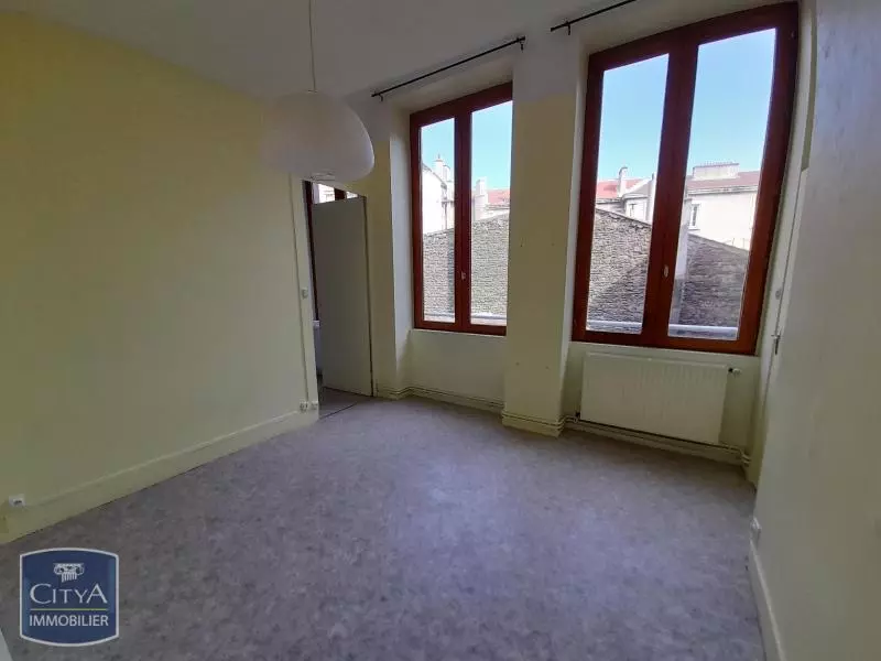 LOCATION T3 ST ETIENNE