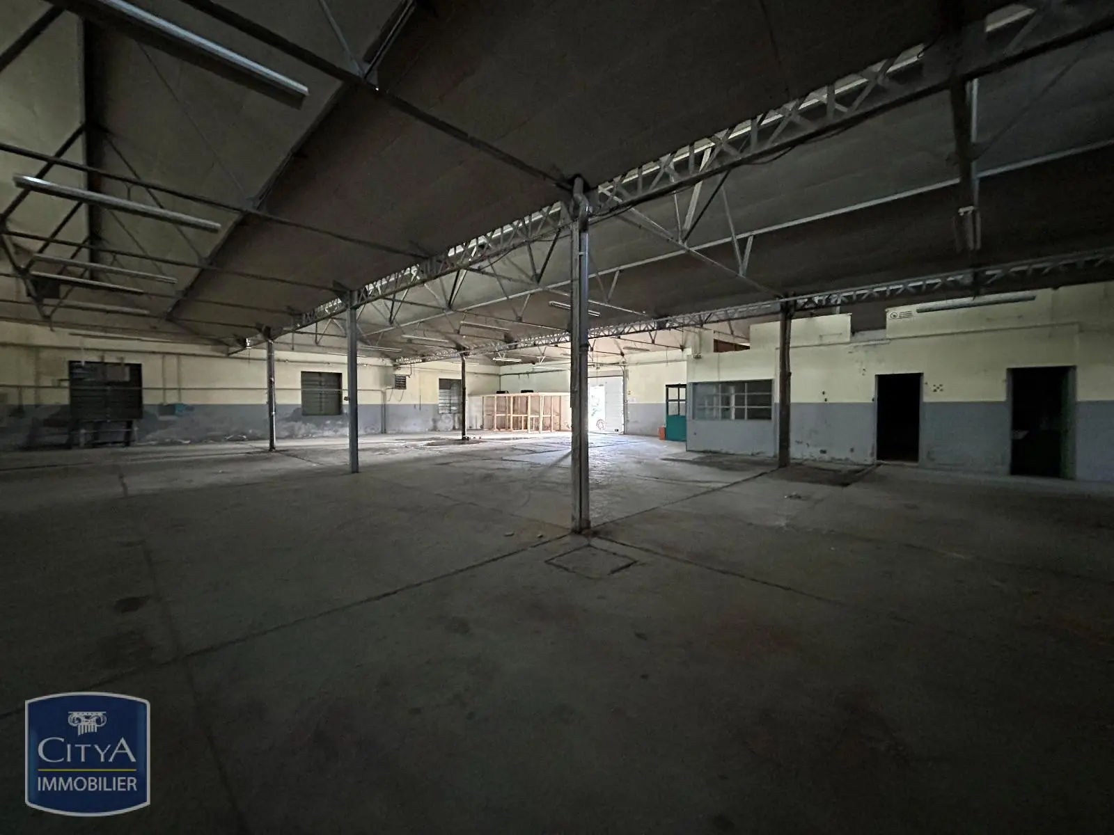 Photo 5 Local Commercial 1000m²