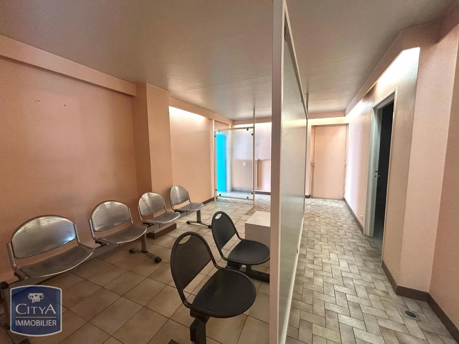 Photo 4 Local Professionnel 6 pièces 200m²