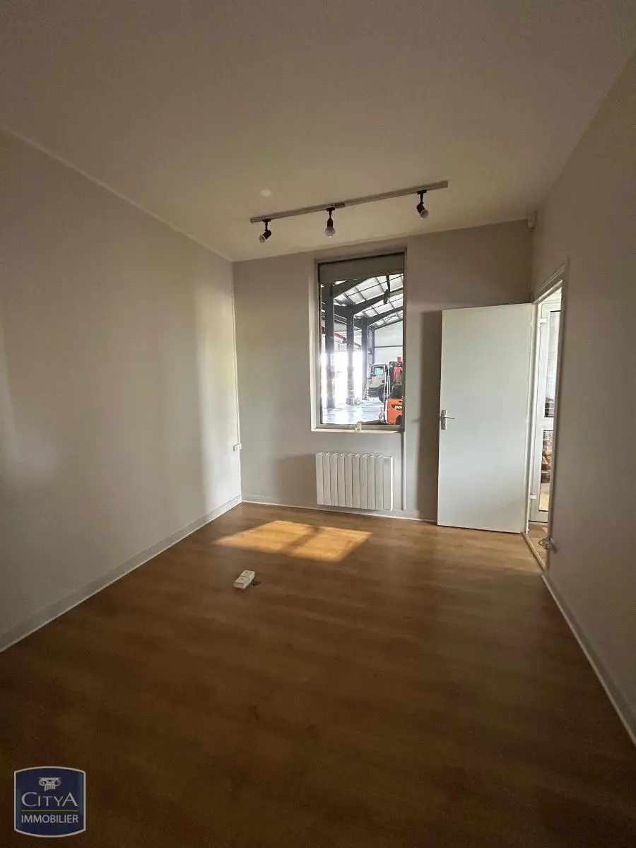 Photo 6 Local Commercial 3000m²