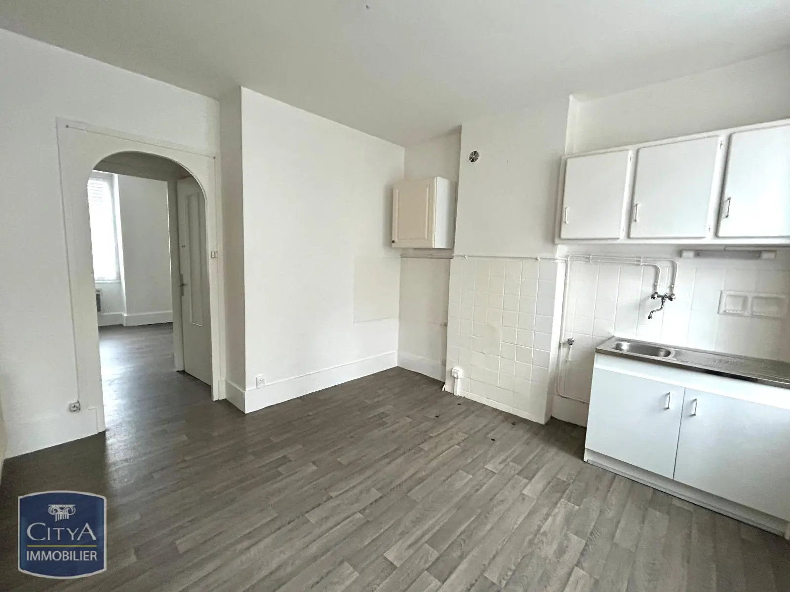 Photo 2 Appartement 1 pièce 32.64m²