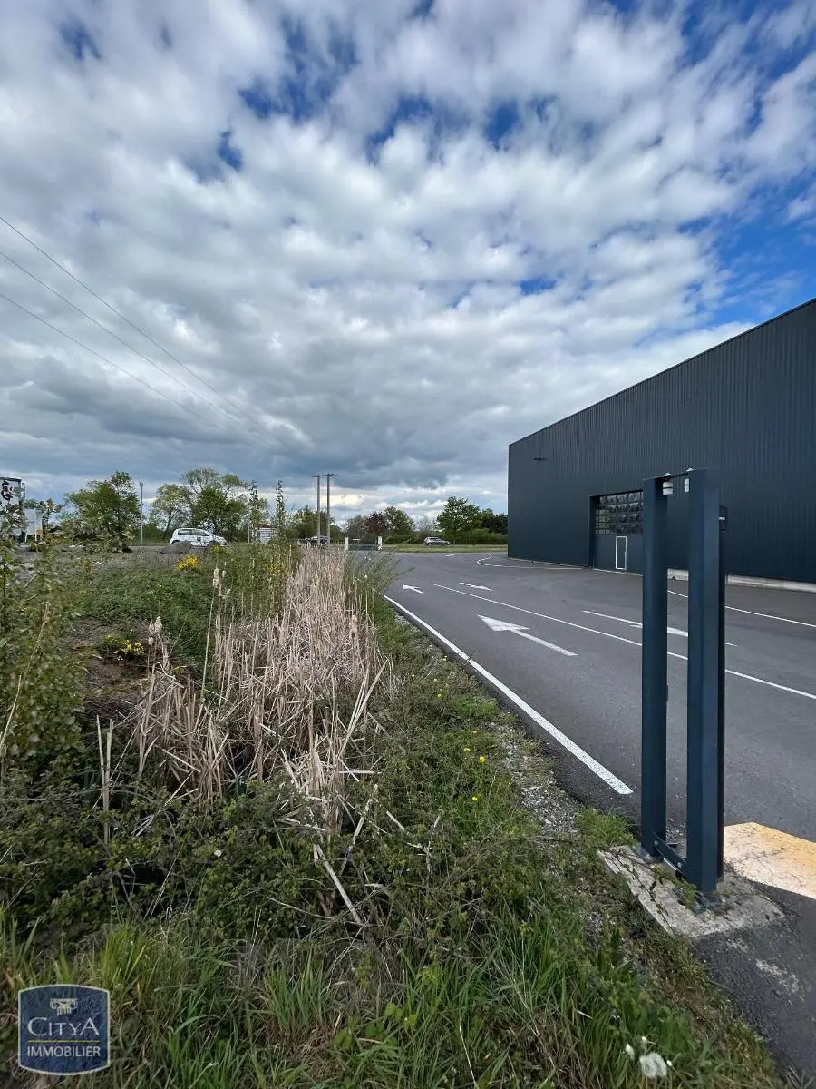 Photo 3 Local Commercial 3000m²