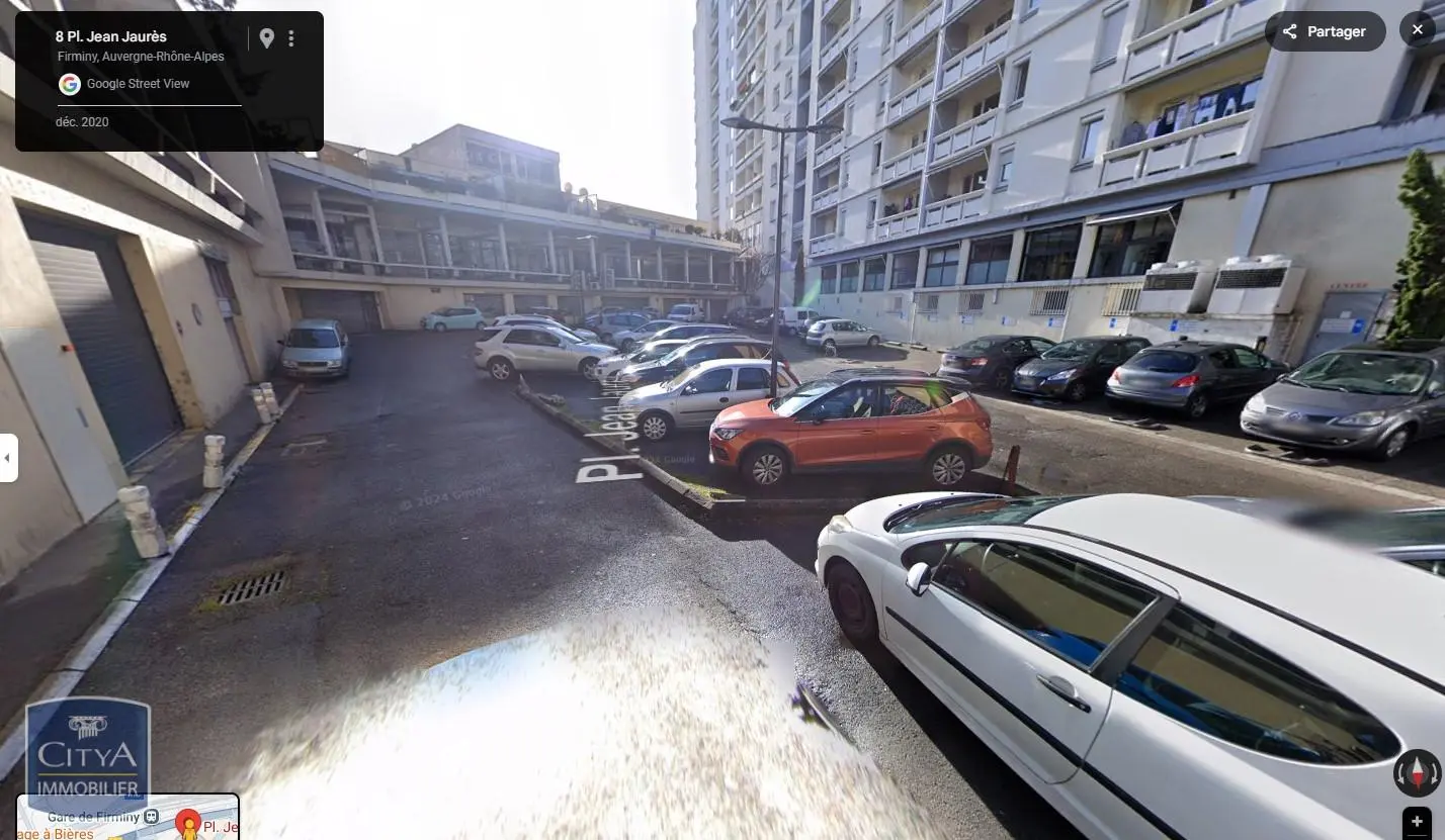 Photo 1 Parking