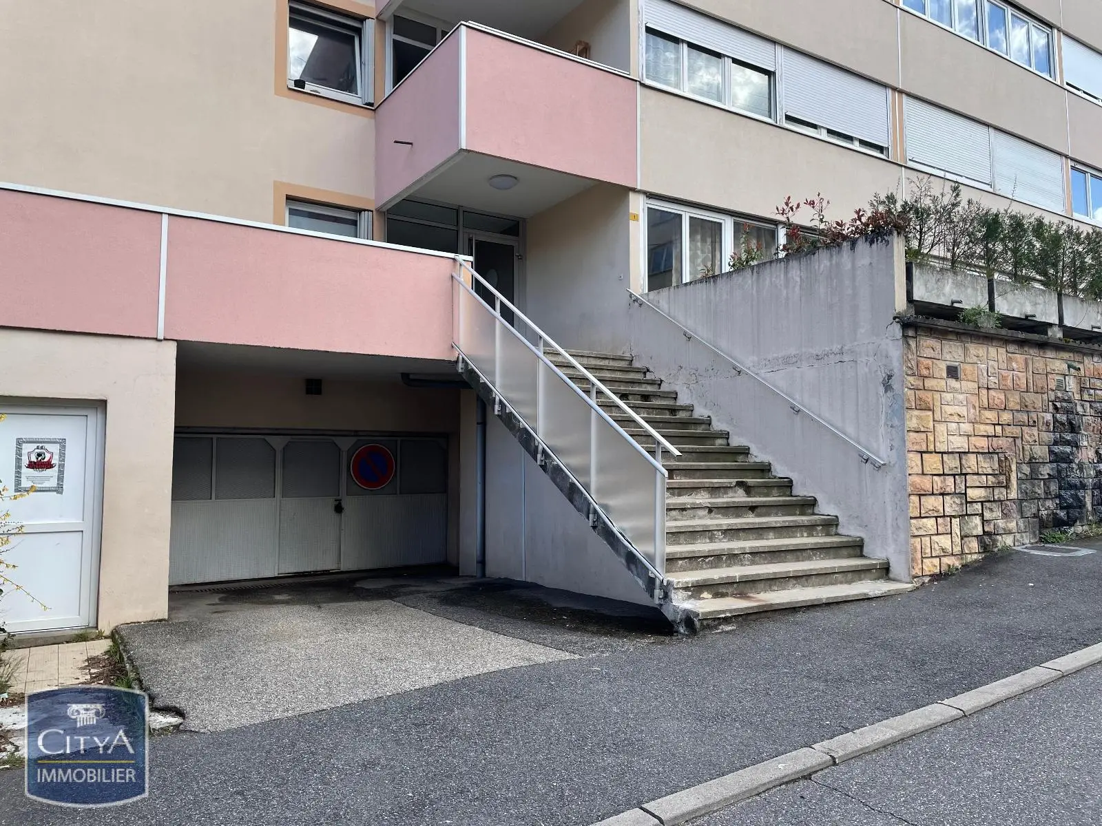 Photo 1 Parking 10m²