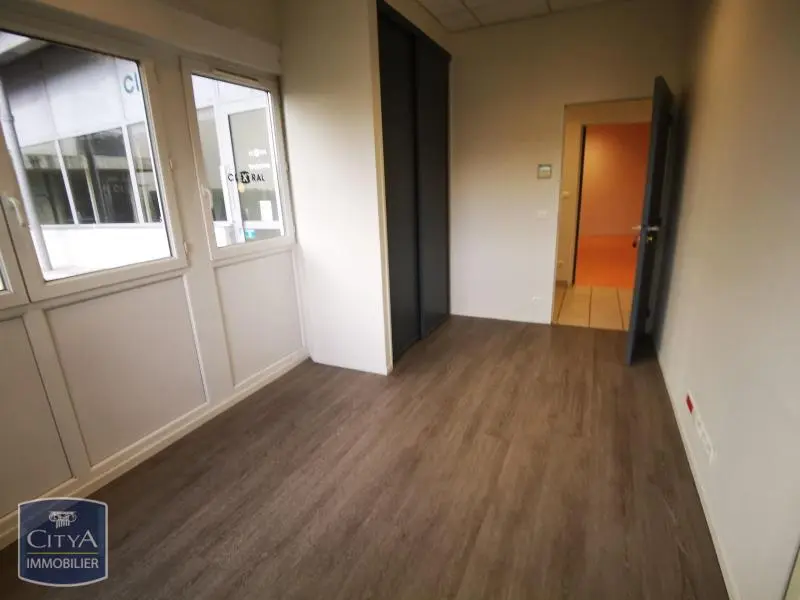 Photo 4 Local Commercial 336m²