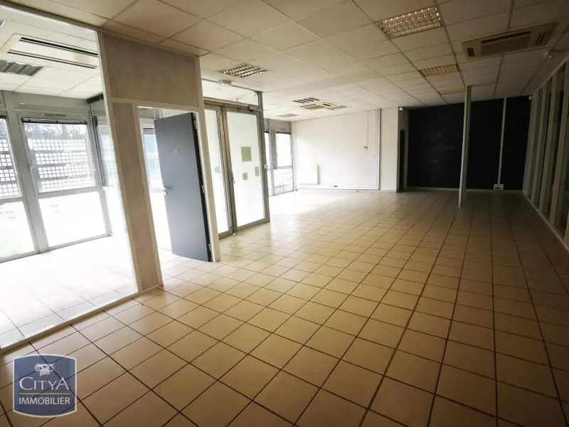 Photo 1 Local Commercial 336m²