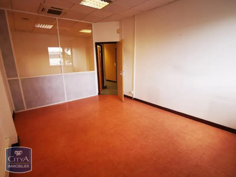 Photo 6 Local Commercial 422m²