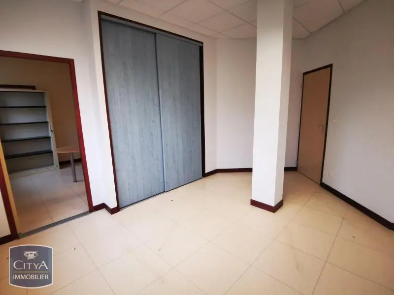 Photo 3 Local Commercial 191.93m²