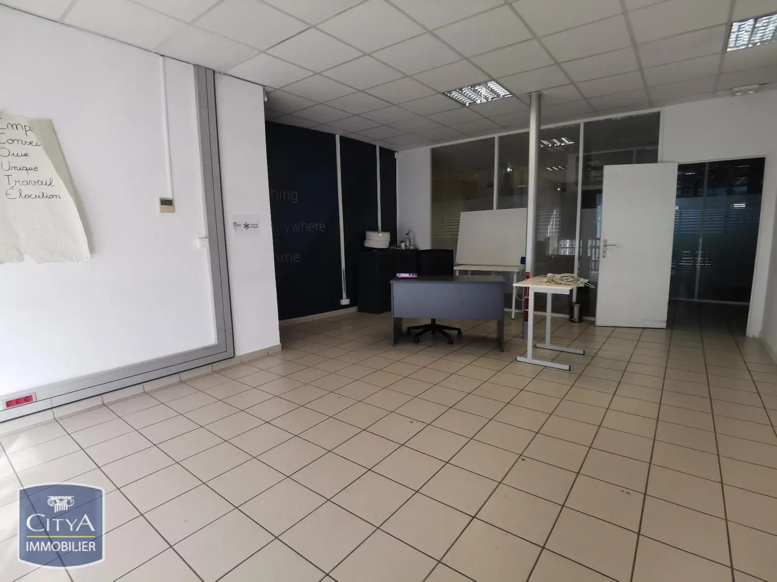 Photo 6 Local Commercial 336m²