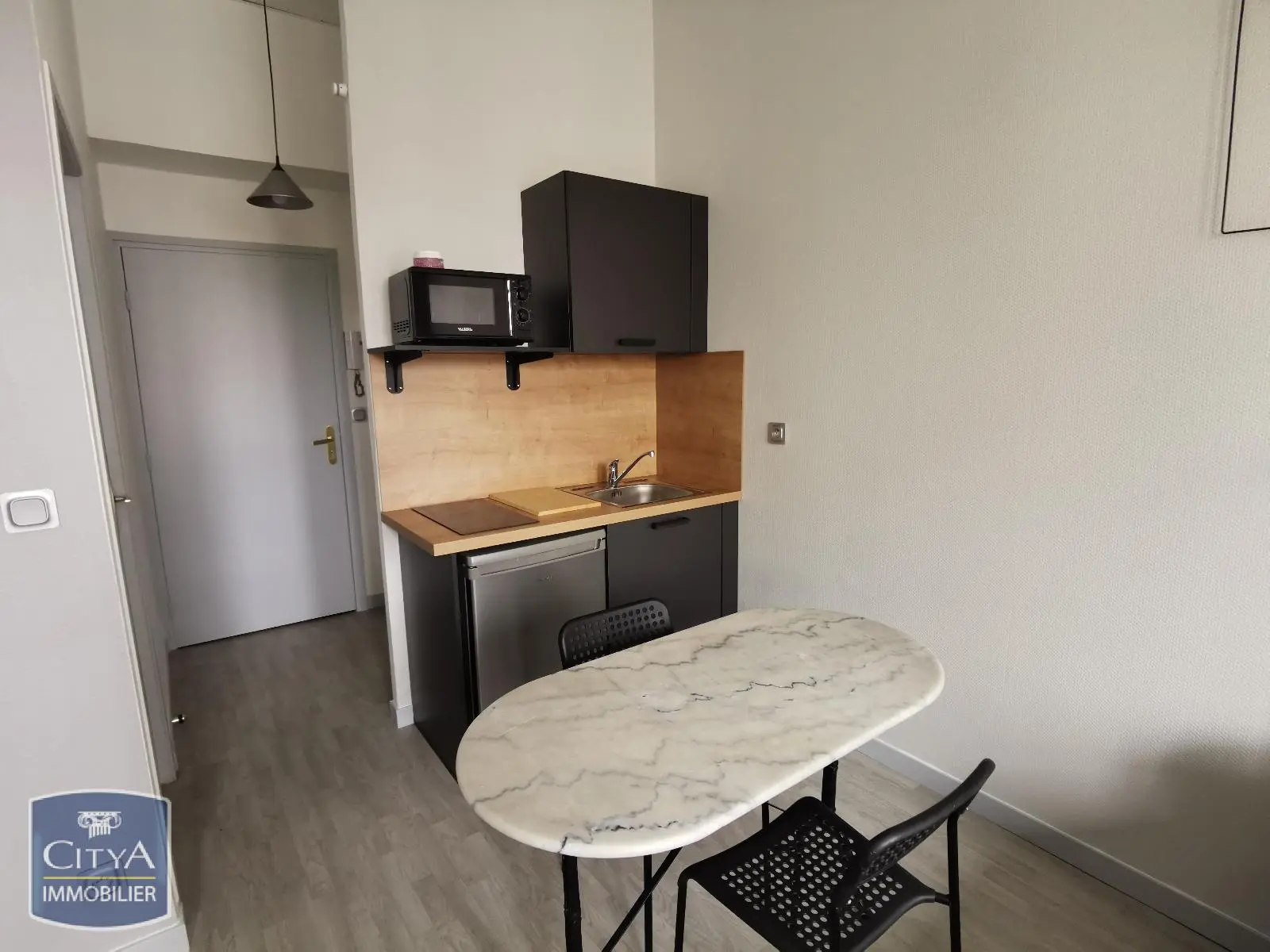 Photo 1 Appartement 1 pièce 23.21m²