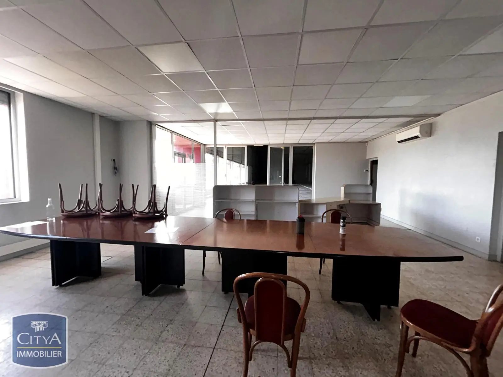 Photo 11 Local Commercial 3000m²