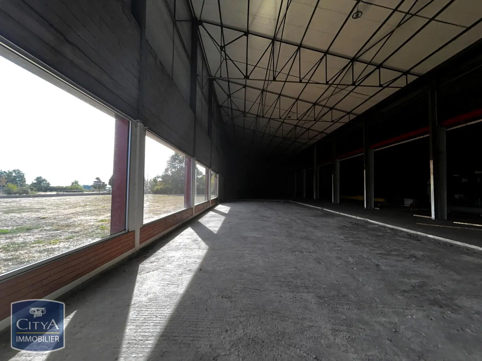 Photo 12 Local Commercial 3000m²