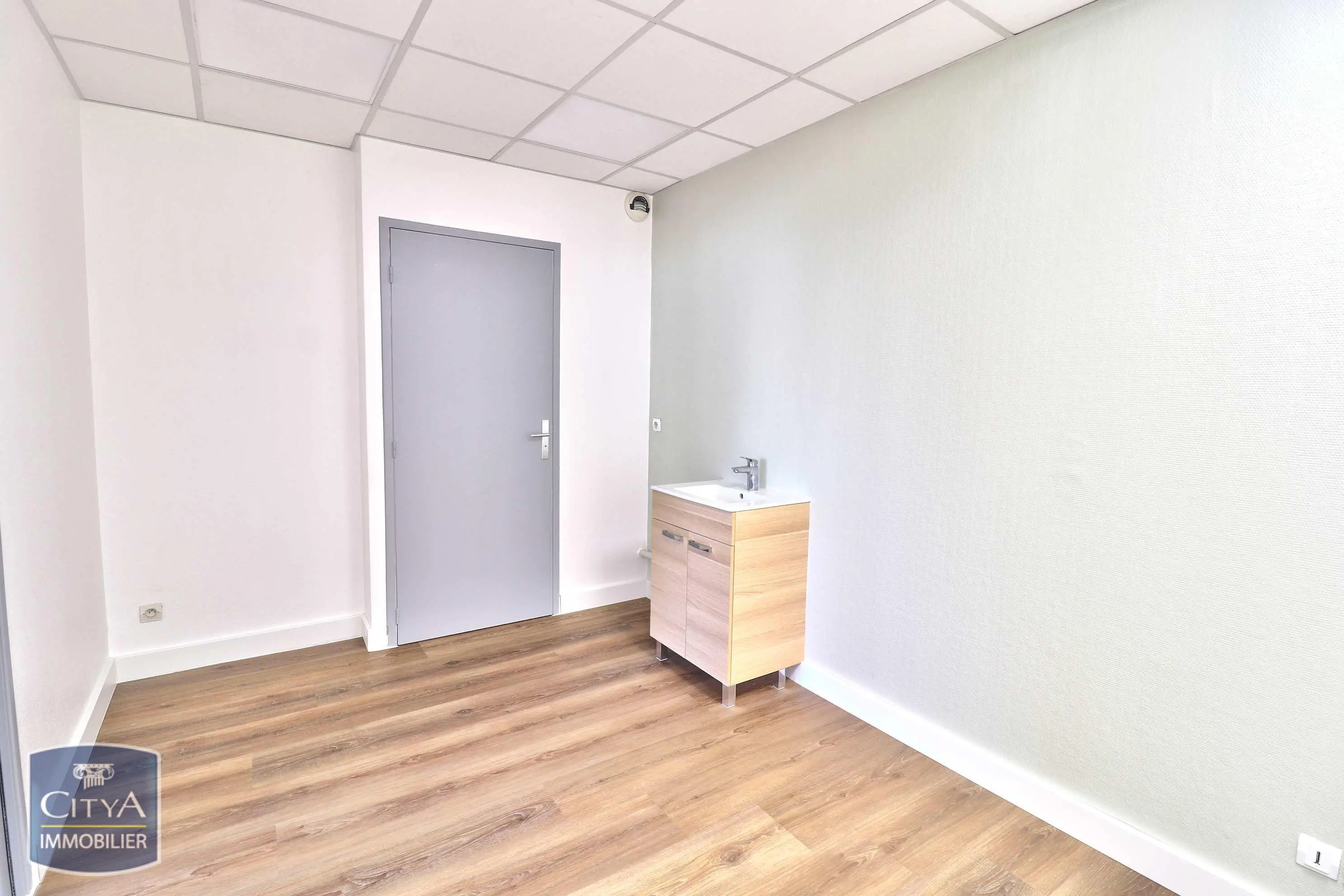 Photo 7 Local Professionnel 64.82m²