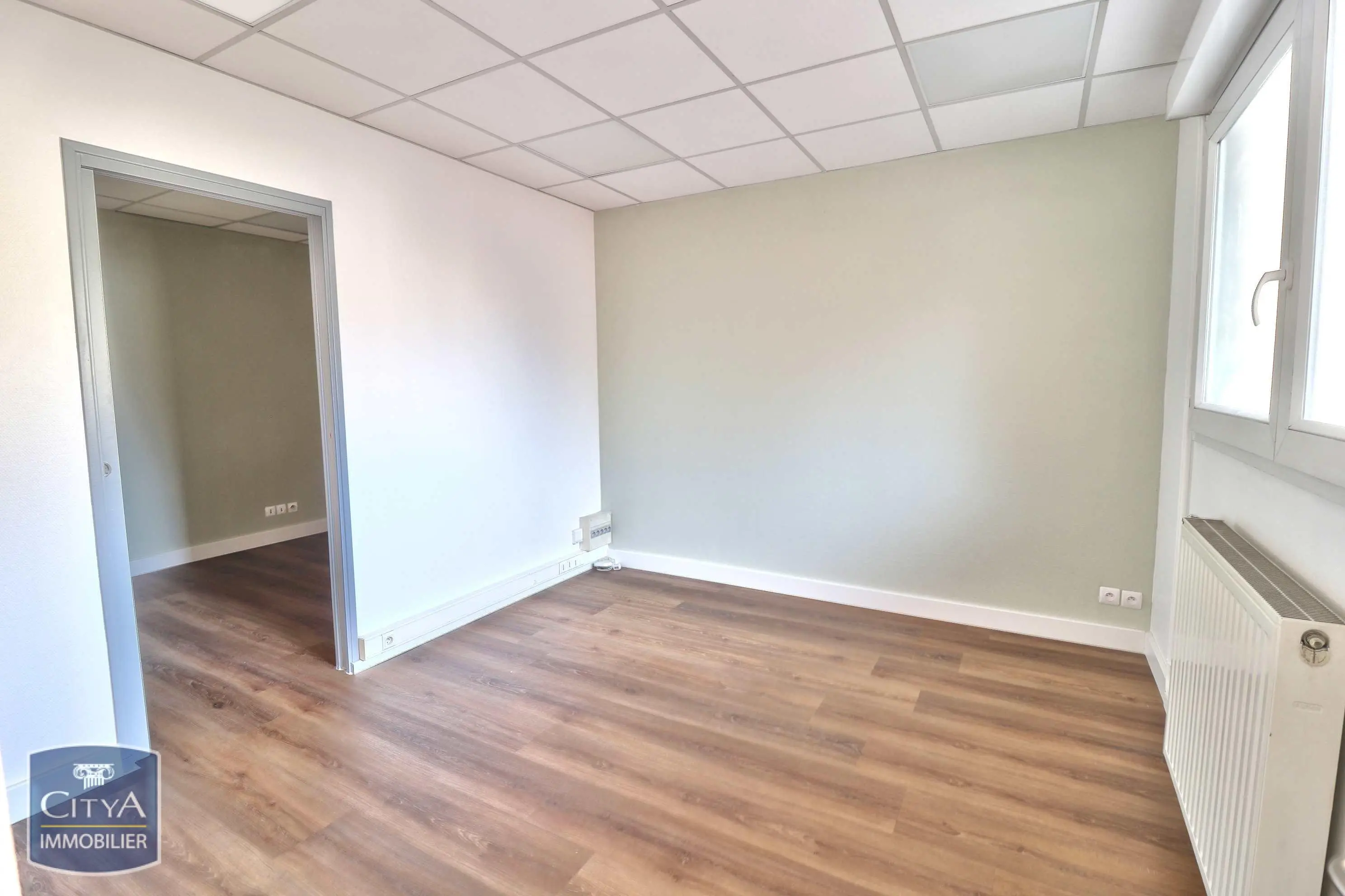Photo 5 Local Professionnel 64.82m²
