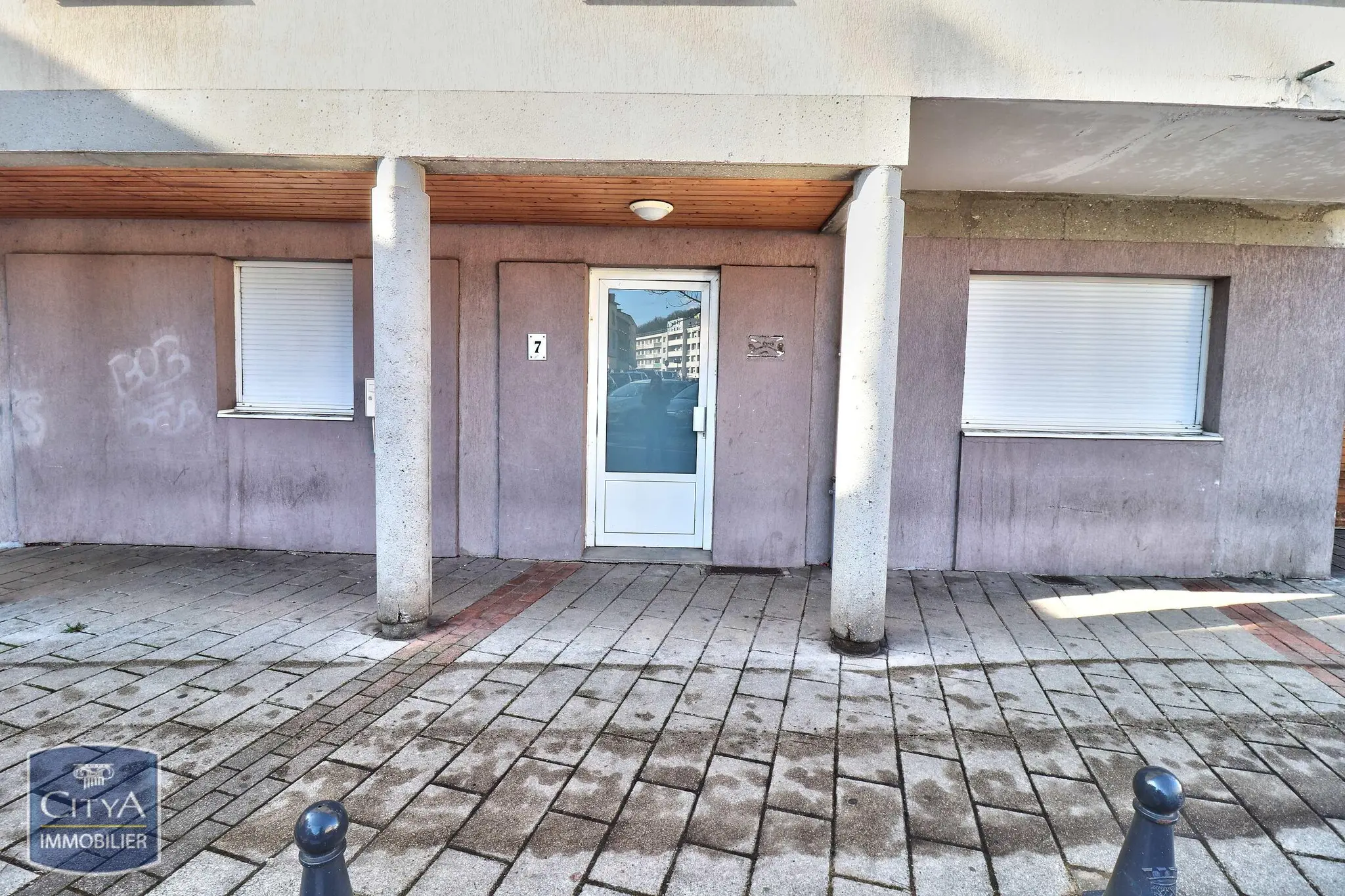 Photo 1 Local Professionnel 64.82m²