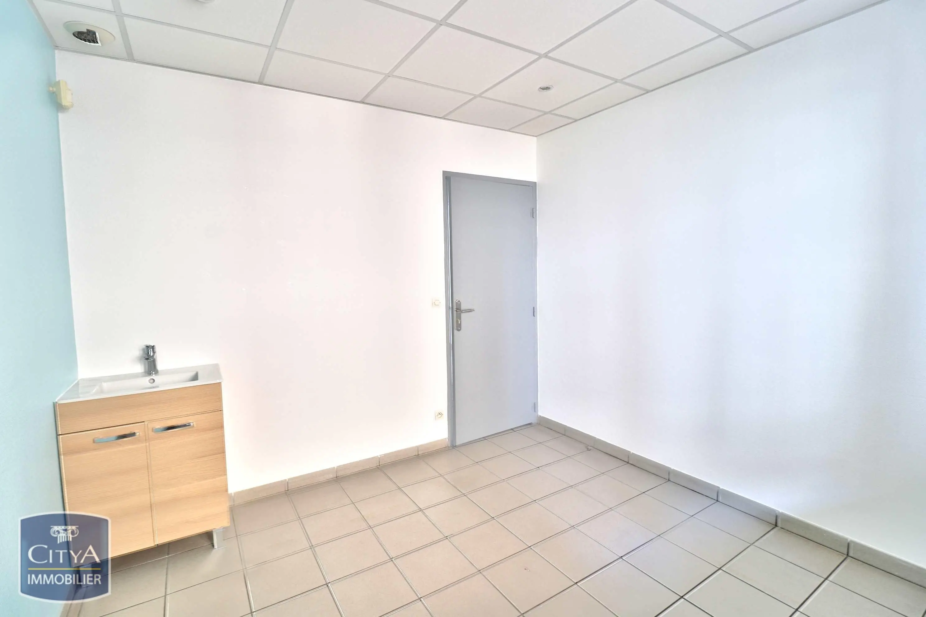 Photo 11 Local Professionnel 64.82m²